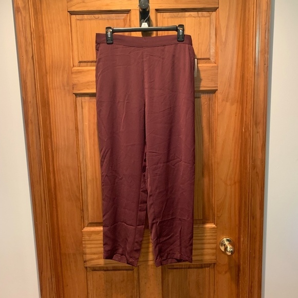 14th & Union Straight Leg Pull On Pants Medium Burgundy NWT - Picture 2 of 7